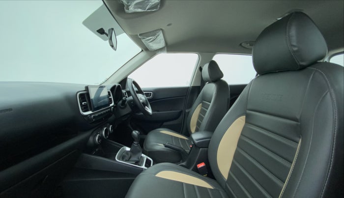 2022 Hyundai VENUE S+ 1.2, Petrol, Manual, 20,228 km, Right Side Front Door Cabin