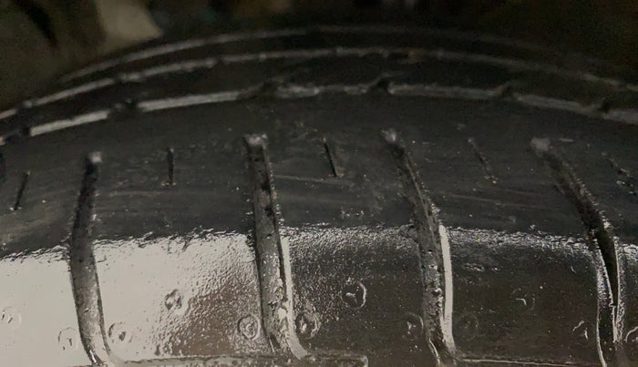 2016 Hyundai Creta SX PLUS 1.6 PETROL, CNG, Manual, 37,051 km, Left Front Tyre Tread