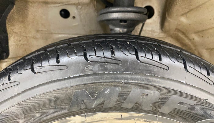 2015 Maruti Wagon R 1.0 LXI, Petrol, Manual, 78,805 km, Left Front Tyre Tread