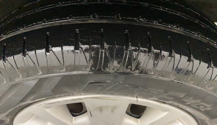 2013 Hyundai i20 ERA 1.2, CNG, Manual, 79,342 km, Left Rear Tyre Tread