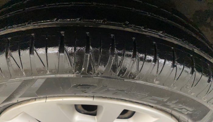 2013 Hyundai i20 ERA 1.2, CNG, Manual, 79,342 km, Right Rear Tyre Tread