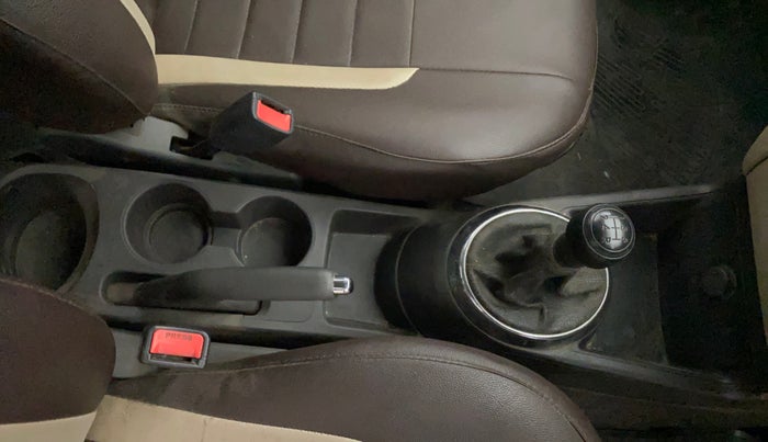 2013 Hyundai i20 ERA 1.2, CNG, Manual, 79,342 km, Gear Lever