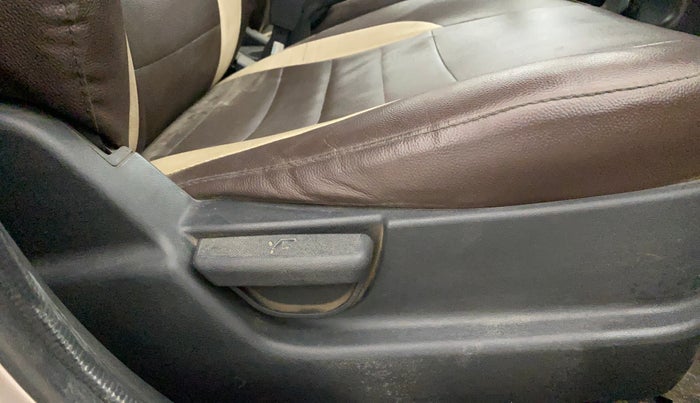 2013 Hyundai i20 ERA 1.2, CNG, Manual, 79,342 km, Driver Side Adjustment Panel