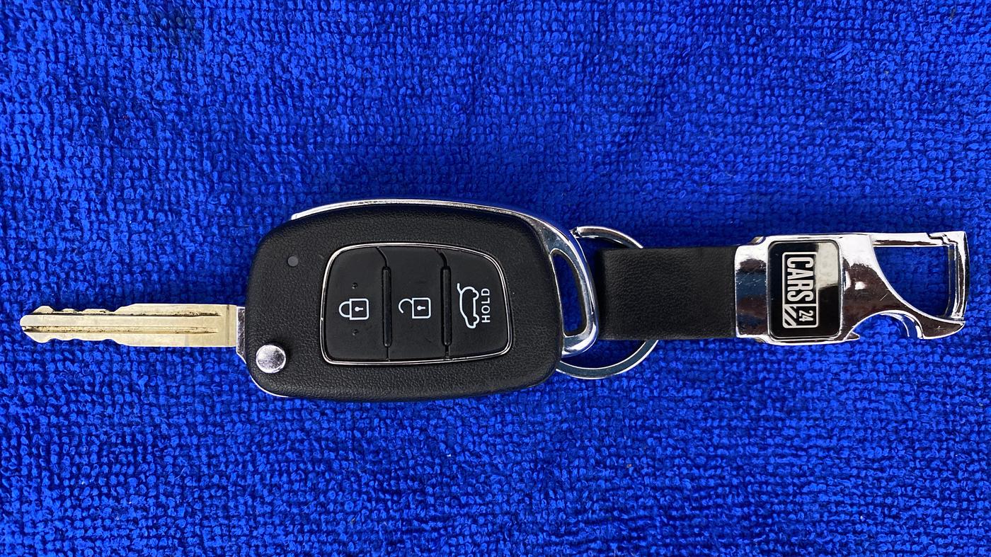 2021 Hyundai NEW I20 SPORTZ 1.5 MT, Diesel, Manual, 13,798 km, Key Close Up