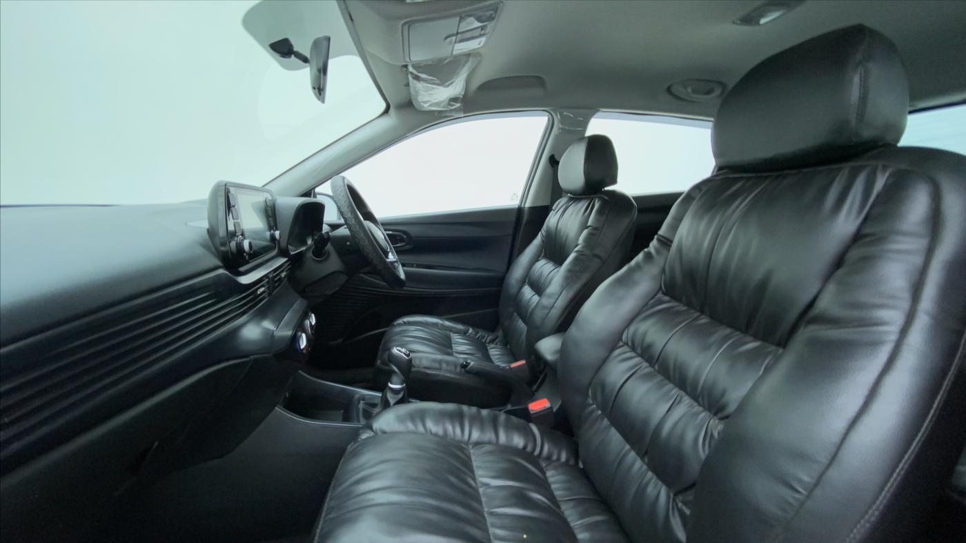 2021 Hyundai NEW I20 SPORTZ 1.5 MT, Diesel, Manual, 13,798 km, Right Side Front Door Cabin