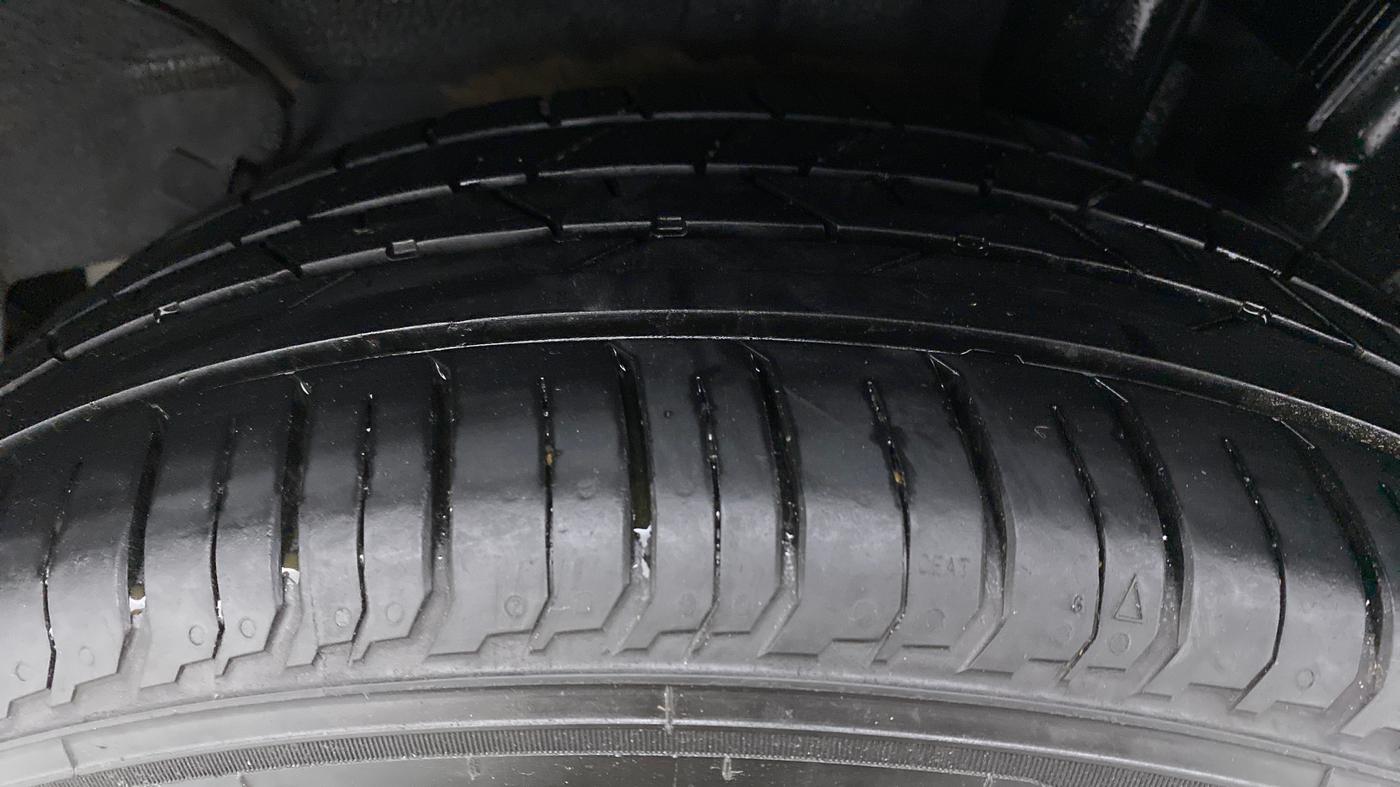 2021 Hyundai NEW I20 SPORTZ 1.5 MT, Diesel, Manual, 13,798 km, Left Rear Tyre Tread