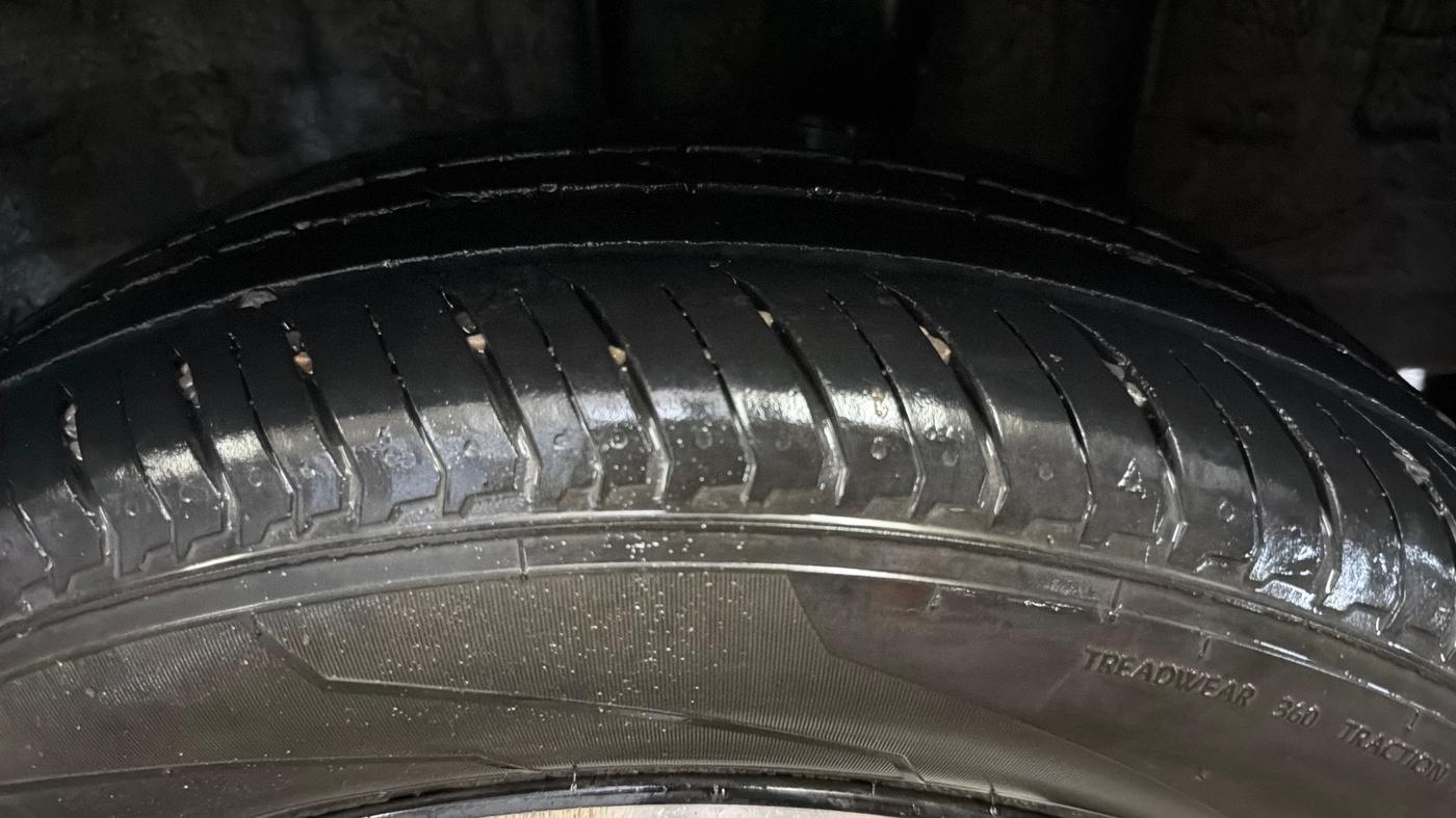 2022 Nissan MAGNITE XV MT, Petrol, Manual, 93,119 km, Left Rear Tyre Tread