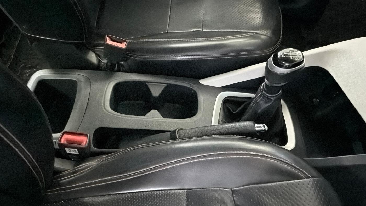 2022 Nissan MAGNITE XV MT, Petrol, Manual, 93,119 km, Gear Lever