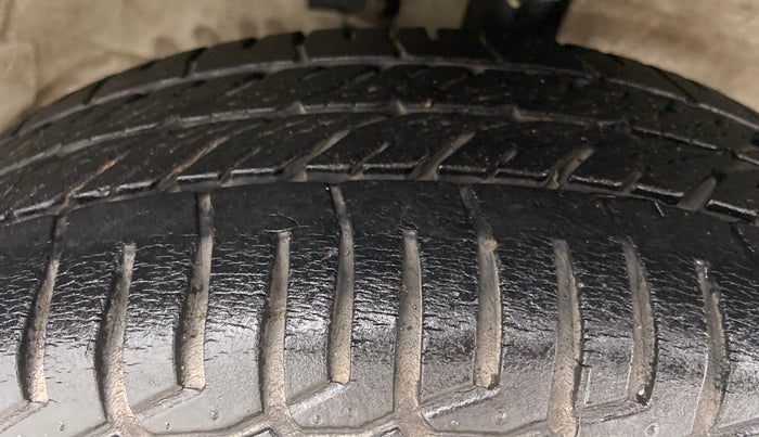 2017 Maruti Wagon R 1.0 VXI, Petrol, Manual, 13,642 km, Right Front Tyre Tread