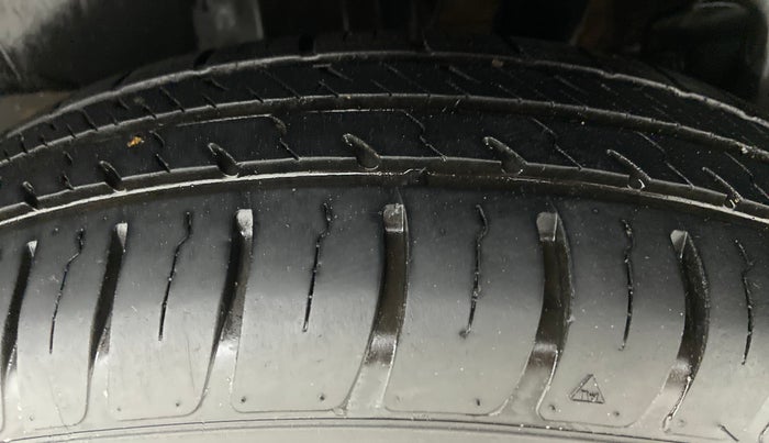 2021 Maruti Swift VXI D, Petrol, Manual, 8,078 km, Left Rear Tyre Tread