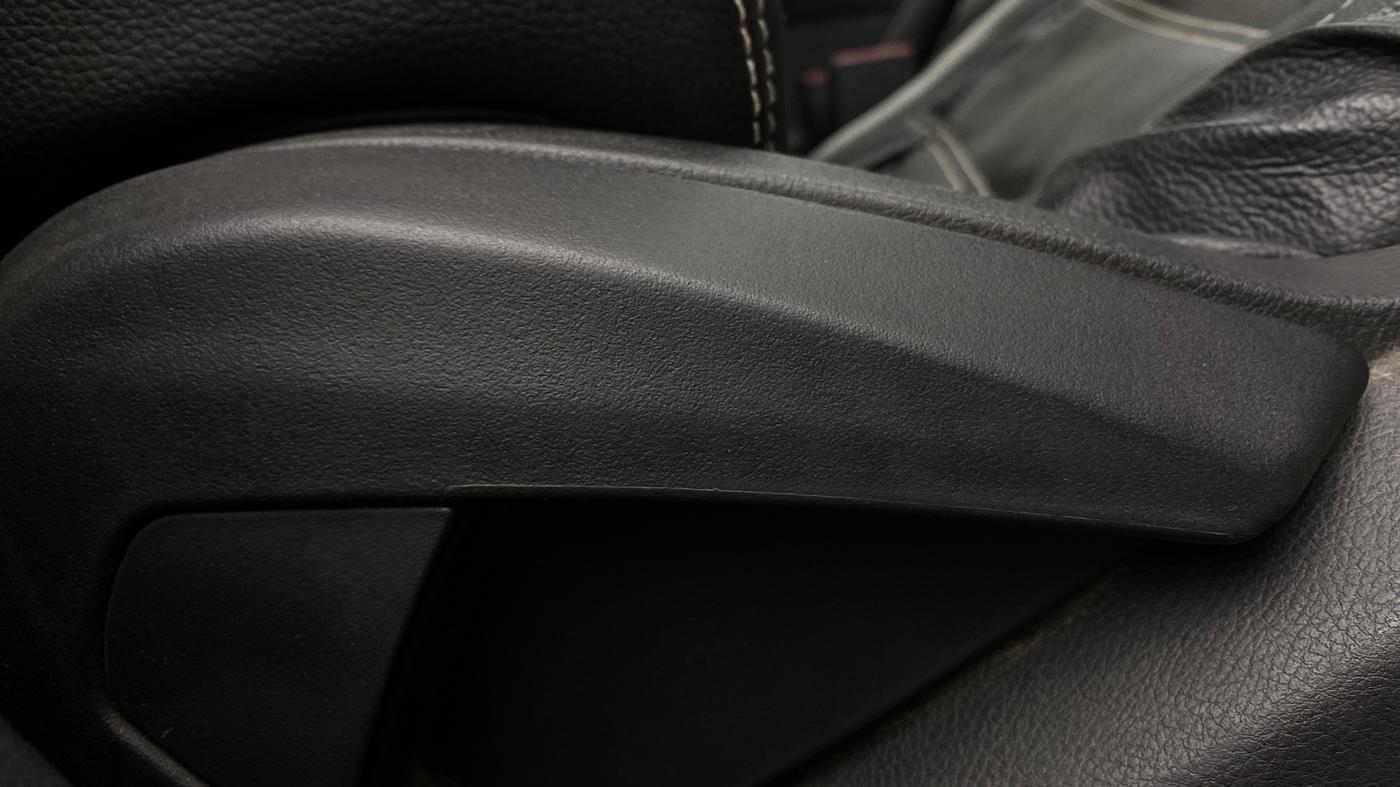 2016 Ford New Figo TREND 1.2 PETROL, Petrol, Manual, 91,413 km, Driver Side Adjustment Panel