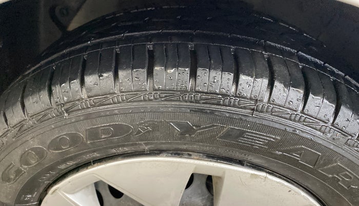 2014 Hyundai Xcent S 1.2, Petrol, Manual, 32,025 km, Left Front Tyre Tread