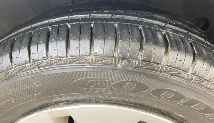 2014 Hyundai Xcent S 1.2, Petrol, Manual, 32,025 km, Right Front Tyre Tread