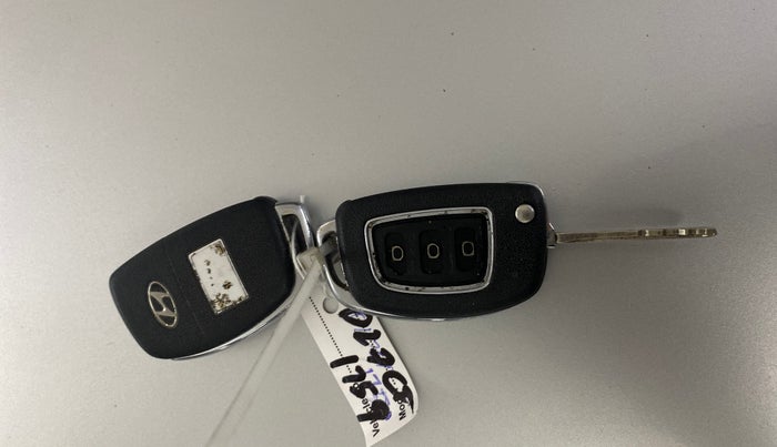 2014 Hyundai Xcent S 1.2, Petrol, Manual, 32,025 km, Key Close Up