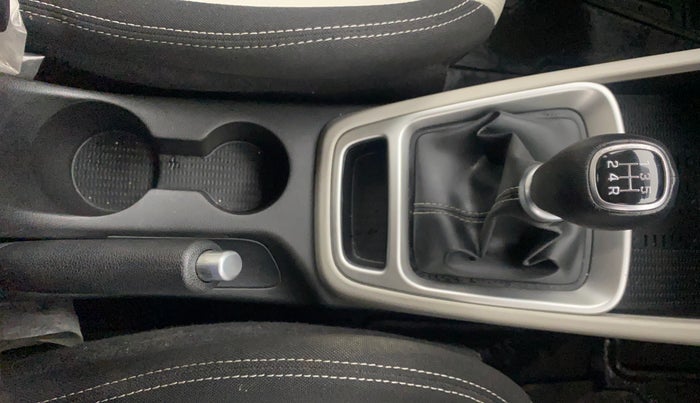 2022 Hyundai VENUE SX 1.2 PETROL, Petrol, Manual, 33,900 km, Gear Lever