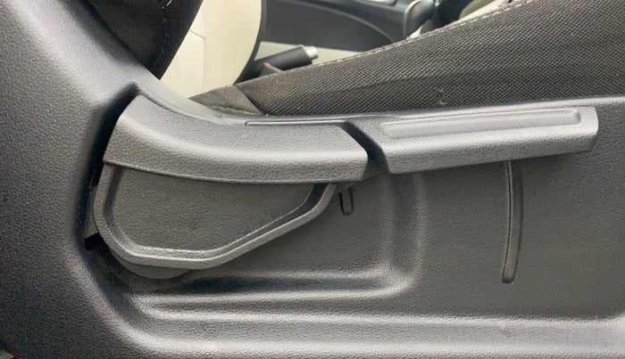 2022 Hyundai VENUE SX 1.2 PETROL, Petrol, Manual, 33,900 km, Driver Side Adjustment Panel