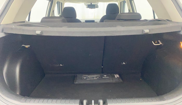 2022 Hyundai VENUE SX 1.2 PETROL, Petrol, Manual, 33,900 km, Boot Inside