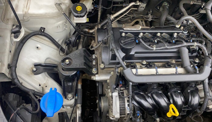 2022 Hyundai VENUE SX 1.2 PETROL, Petrol, Manual, 33,900 km, Engine View - Right