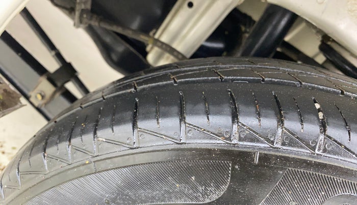 2022 Maruti Alto LXI OPT CNG, CNG, Manual, 30,517 km, Left Rear Tyre Tread