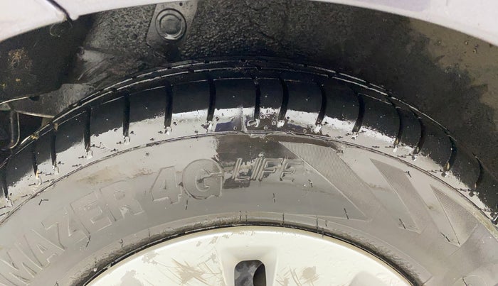 2013 Hyundai i10 MAGNA 1.1, Petrol, Manual, 66,729 km, Right Rear Tyre Tread