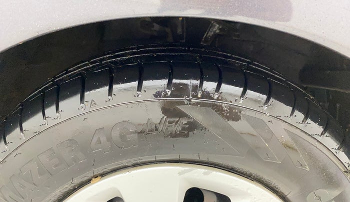 2013 Hyundai i10 MAGNA 1.1, Petrol, Manual, 66,729 km, Right Front Tyre Tread