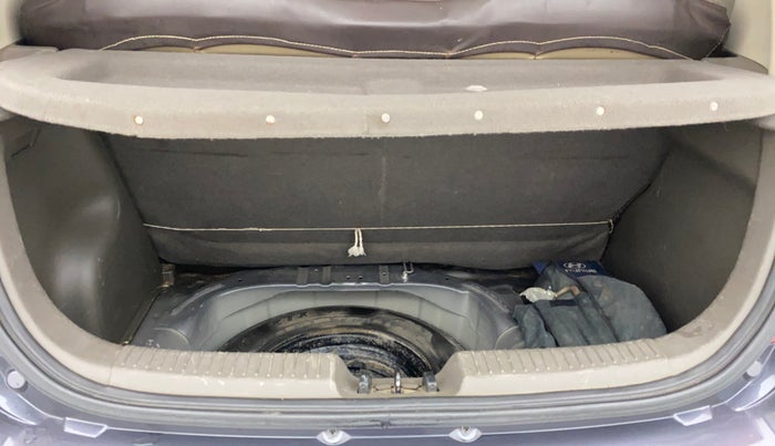 2013 Hyundai i10 MAGNA 1.1, Petrol, Manual, 66,729 km, Boot Inside