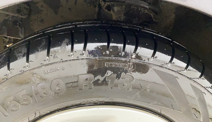 2013 Hyundai i10 MAGNA 1.1, Petrol, Manual, 66,729 km, Left Front Tyre Tread