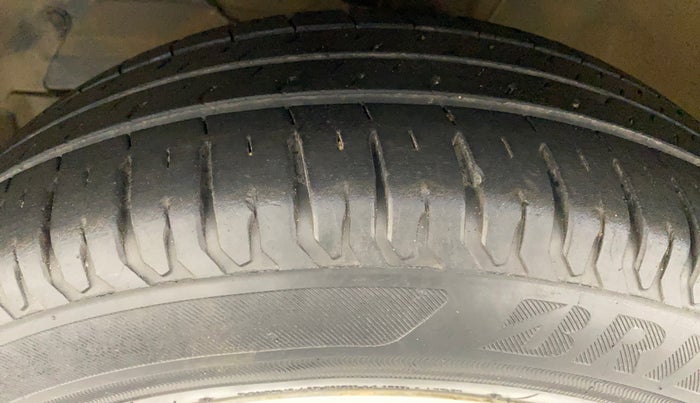 2018 Maruti Dzire ZDI AMT, Diesel, Automatic, 22,504 km, Left Front Tyre Tread