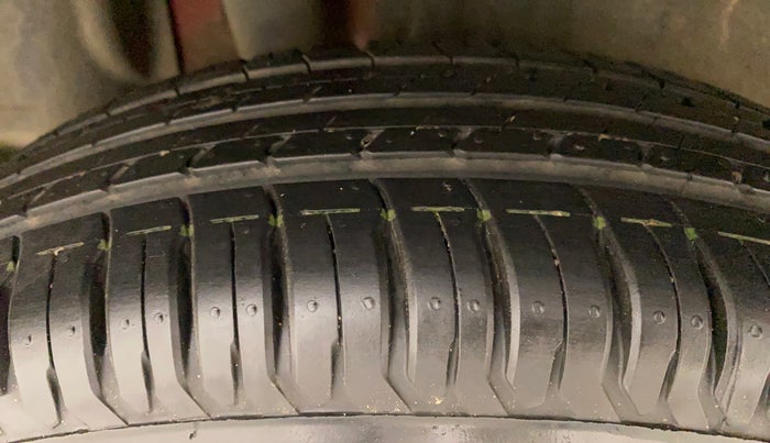 2021 Maruti Swift VXI, Petrol, Manual, 13,536 km, Right Rear Tyre Tread