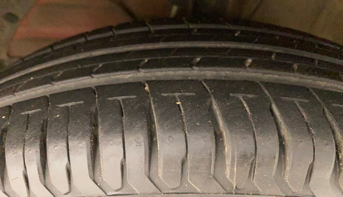 2021 Maruti Swift VXI, Petrol, Manual, 13,536 km, Left Front Tyre Tread