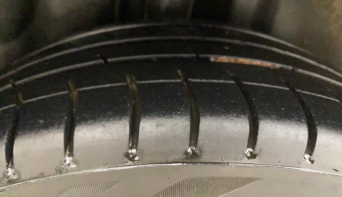 2013 Volkswagen Polo COMFORTLINE 1.2L PETROL, Petrol, Manual, 89,290 km, Right Rear Tyre Tread