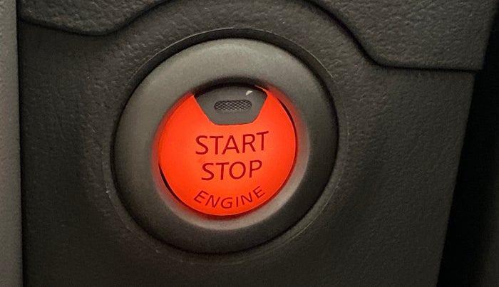 2014 Nissan Micra XV CVT, Petrol, Automatic, 67,138 km, Keyless Start/ Stop Button