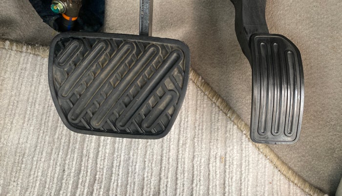 2014 Nissan Micra XV CVT, Petrol, Automatic, 67,138 km, Pedals