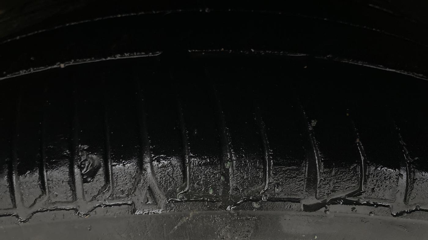 2014 Nissan Micra XV CVT, Petrol, Automatic, 67,138 km, Right Rear Tyre Tread