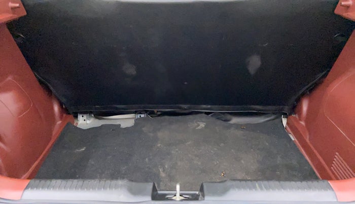 2020 Maruti Swift VXI D, Petrol, Manual, 23,935 km, Boot Inside
