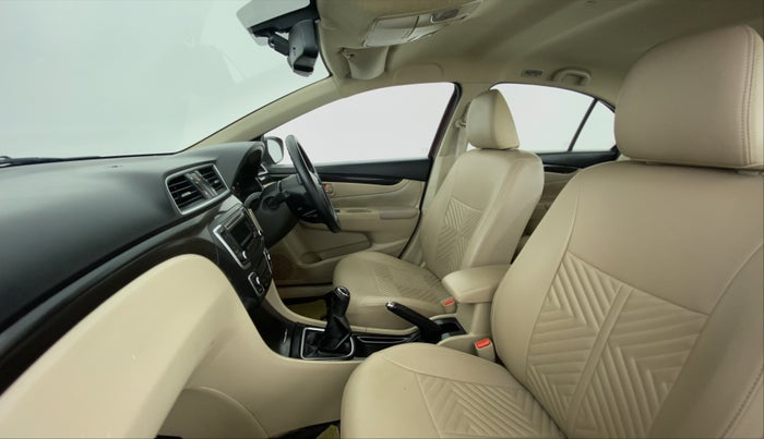 2014 Maruti Ciaz ZXI, Petrol, Manual, 50,071 km, Right Side Front Door Cabin