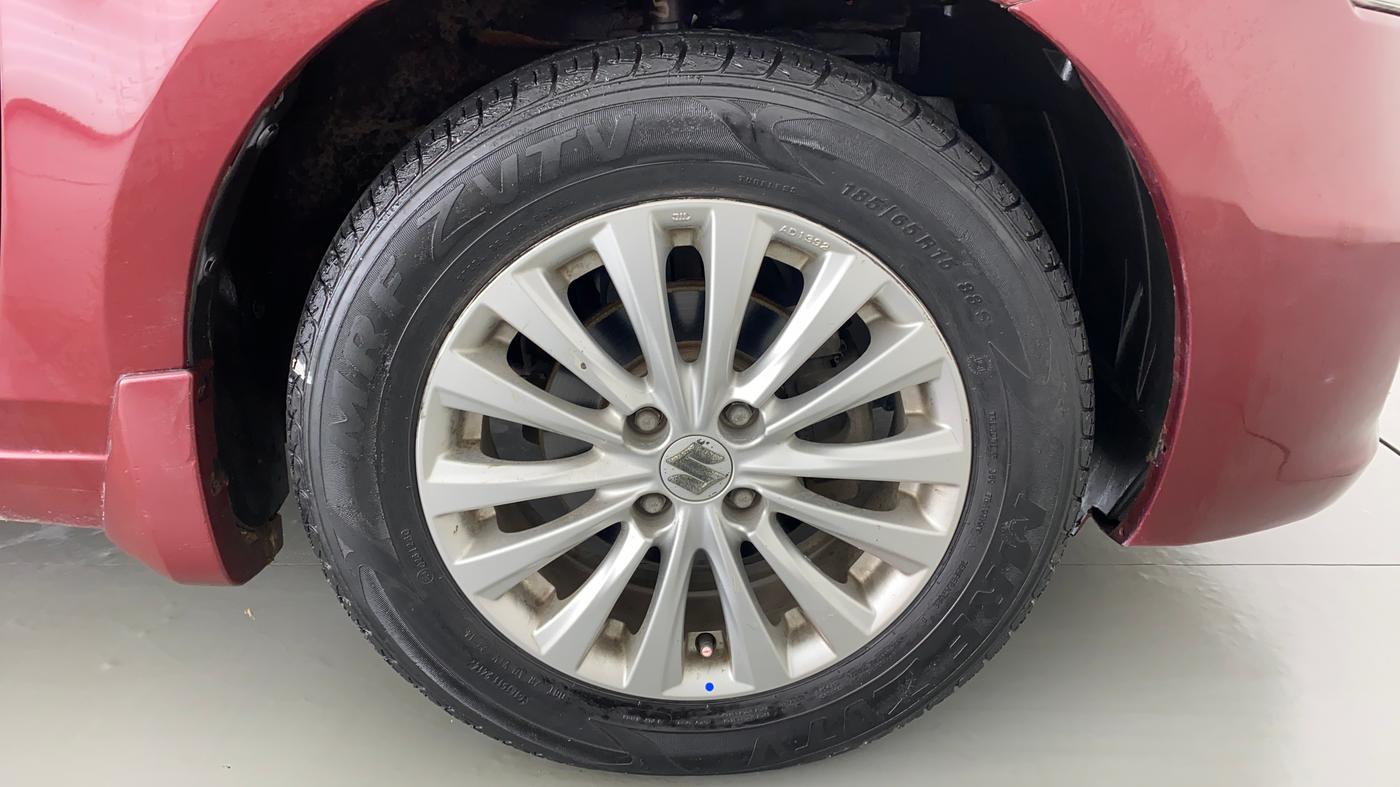 2014 Maruti Ciaz ZXI, Petrol, Manual, 50,071 km, Right Front Wheel