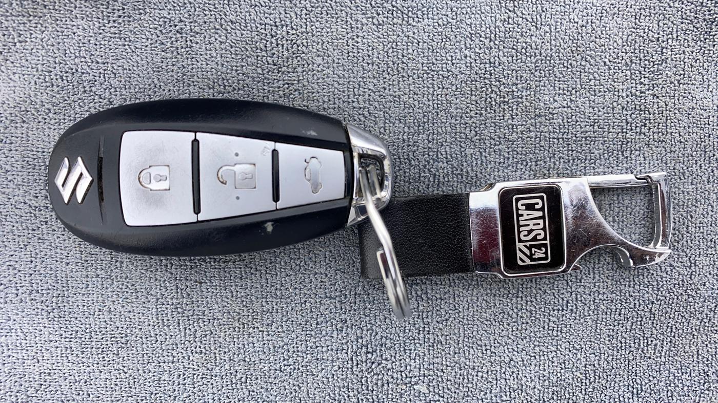 2014 Maruti Ciaz ZXI, Petrol, Manual, 50,071 km, Key Close Up