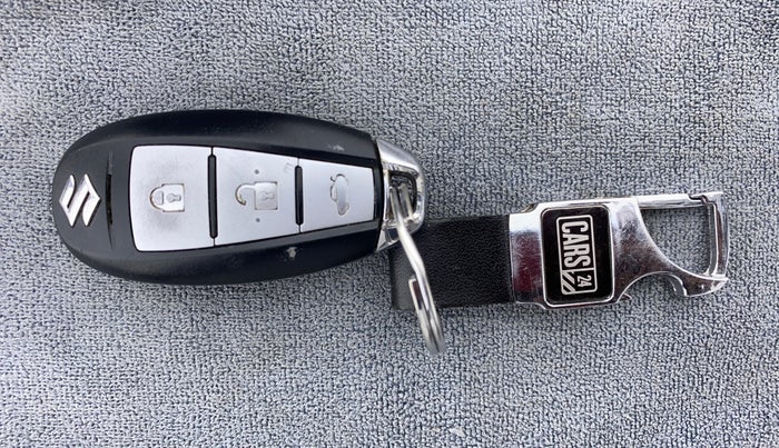 2014 Maruti Ciaz ZXI, Petrol, Manual, 50,071 km, Key Close Up