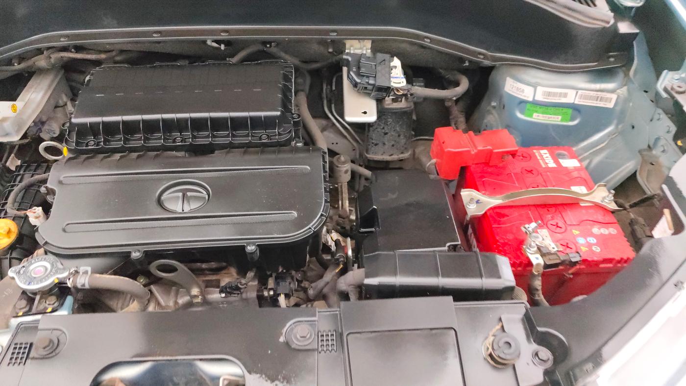 2022 Tata PUNCH ACCOMPLISHED MT, Petrol, Manual, 15,017 km, Engine View - Left