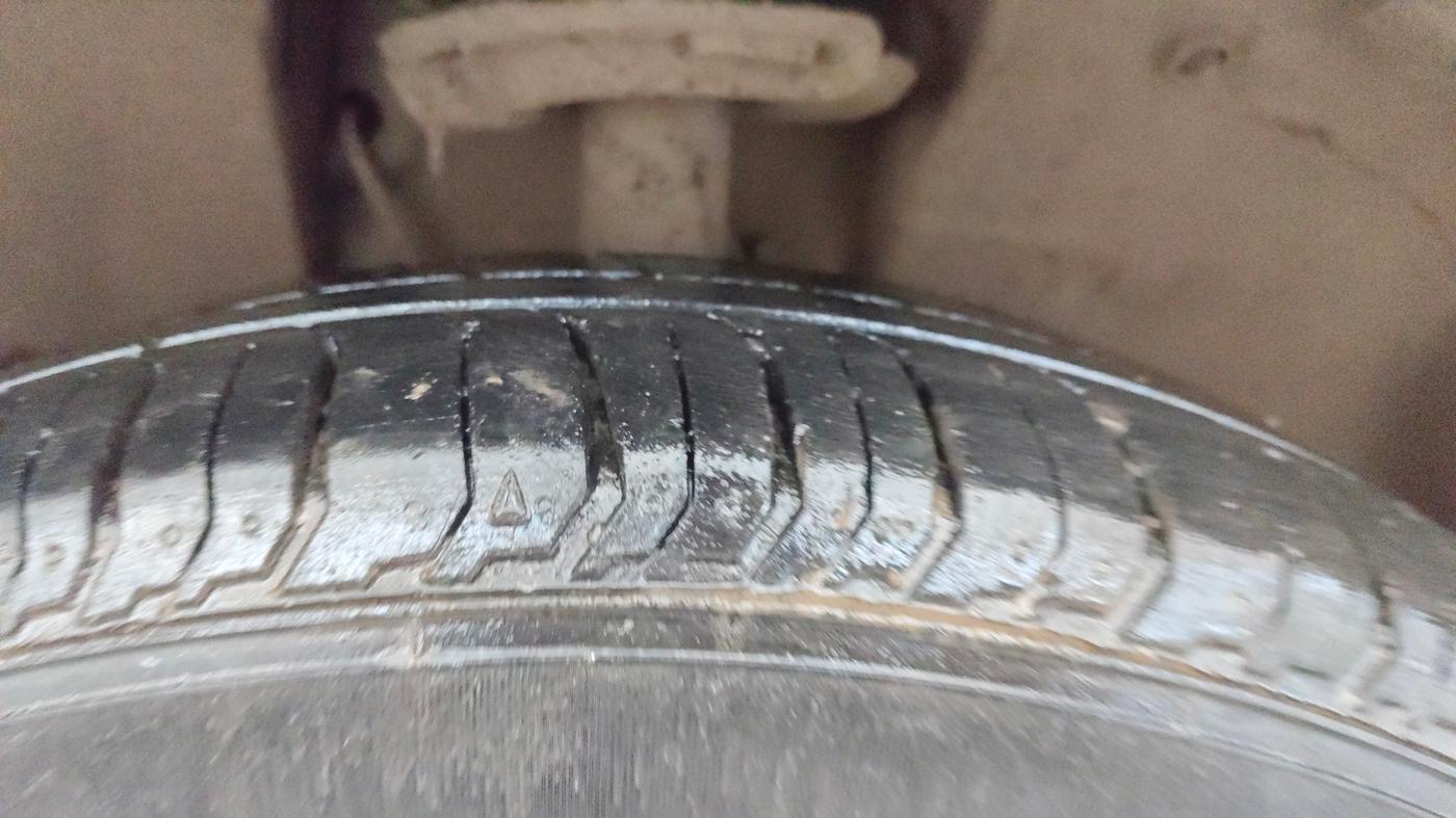 2022 Tata PUNCH ACCOMPLISHED MT, Petrol, Manual, 15,017 km, Right Front Tyre Tread