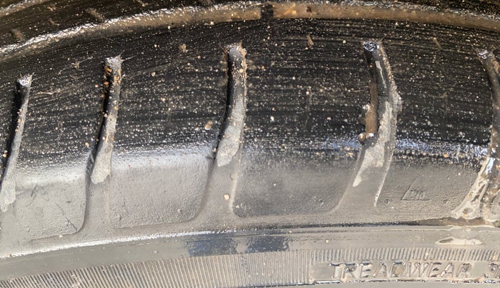 2018 Maruti Dzire VXI, Petrol, Manual, 24,589 km, Left Front Tyre Tread