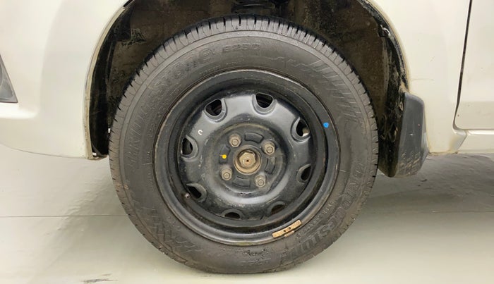 2015 Maruti Alto K10 VXI, CNG, Manual, 91,567 km, Left Front Wheel