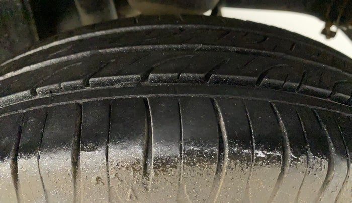 2015 Maruti Alto K10 VXI, CNG, Manual, 91,567 km, Left Rear Tyre Tread