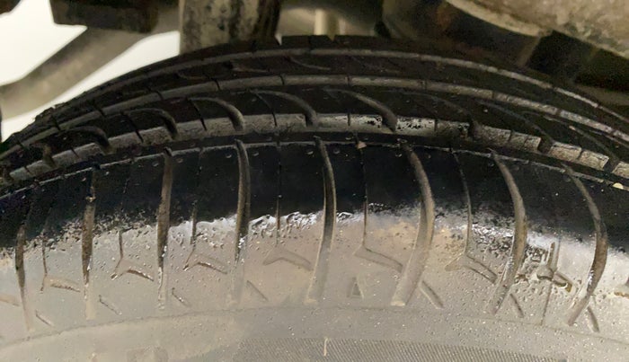 2015 Maruti Alto K10 VXI, CNG, Manual, 91,567 km, Right Rear Tyre Tread