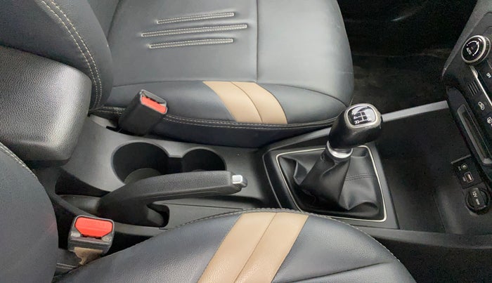 2016 Hyundai Elite i20 ASTA 1.2, Petrol, Manual, 41,720 km, Gear Lever