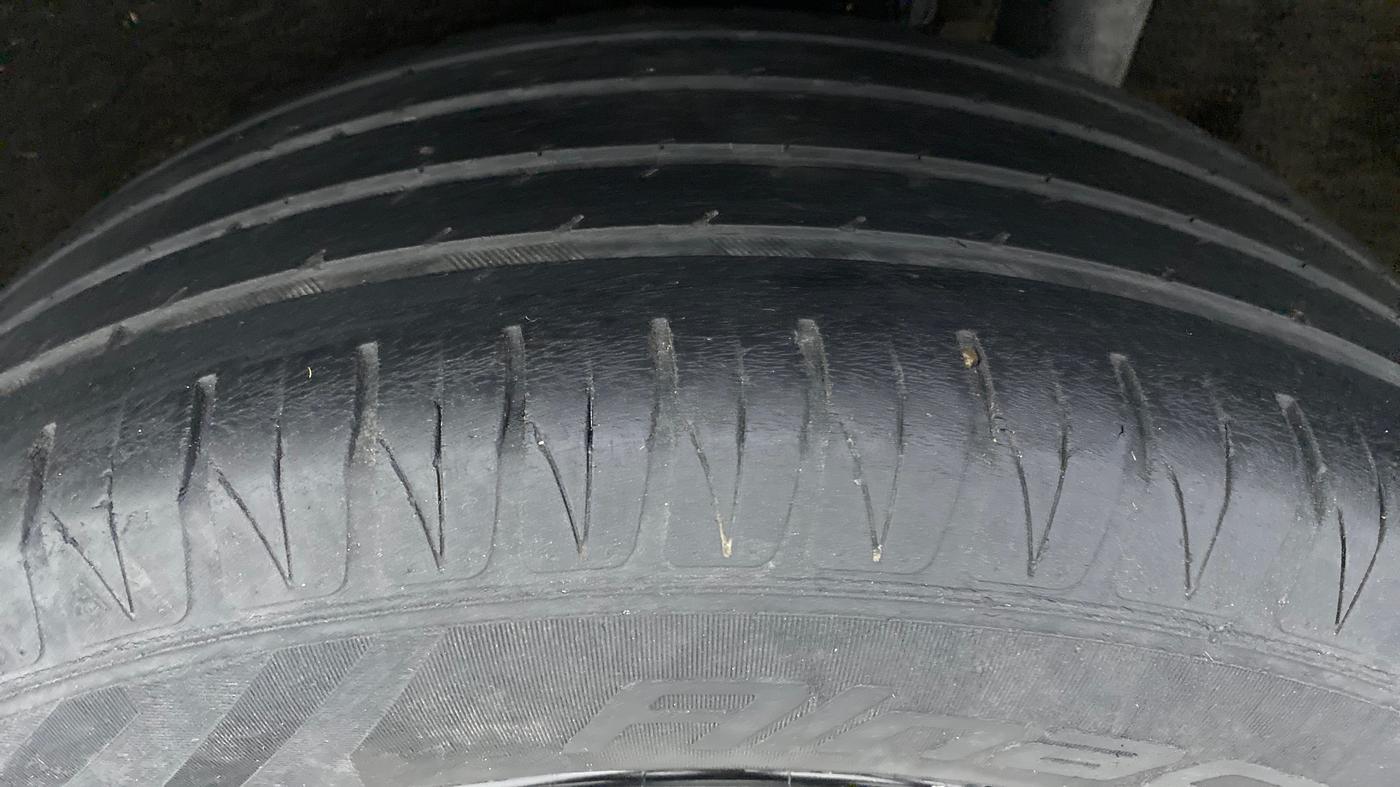 2019 Maruti Vitara Brezza ZDI, Diesel, Manual, 66,983 km, Left Rear Tyre Tread