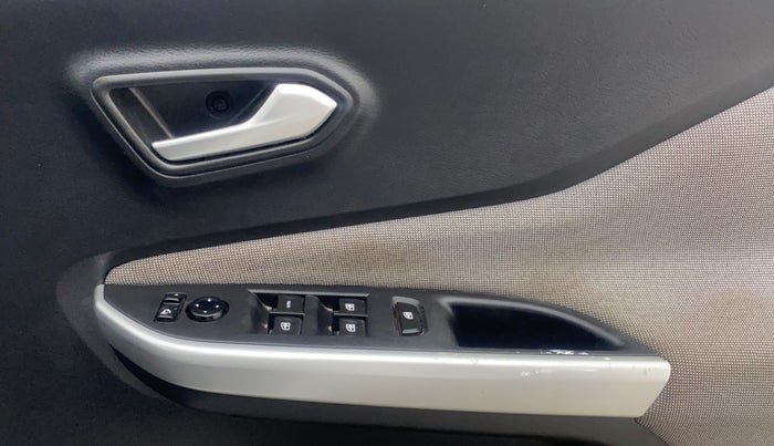 2021 Nissan MAGNITE XL, Petrol, Manual, 72,734 km, Driver Side Door Panels Control