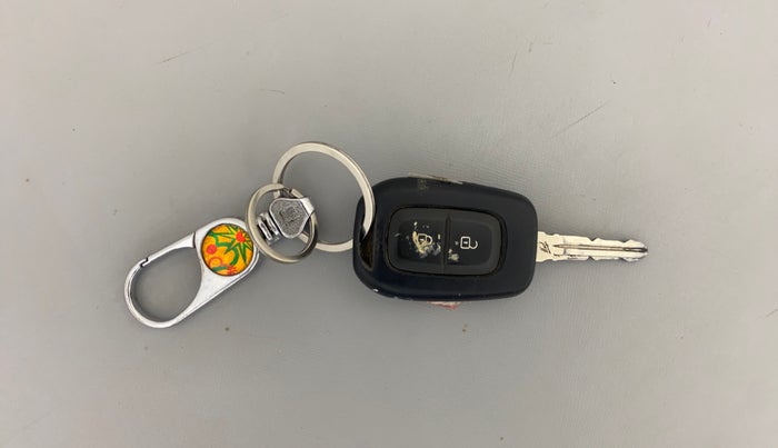 2021 Nissan MAGNITE XL, Petrol, Manual, 72,734 km, Key Close Up