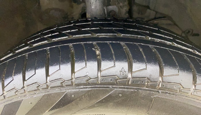 2015 Maruti Baleno ZETA PETROL 1.2, Petrol, Manual, 43,852 km, Right Front Tyre Tread